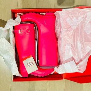 NWT Hunter Bright Pink Rain Boots
